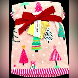 Pink Holiday Trees Set of 2 Hand Towels 🌲NWT🌲
